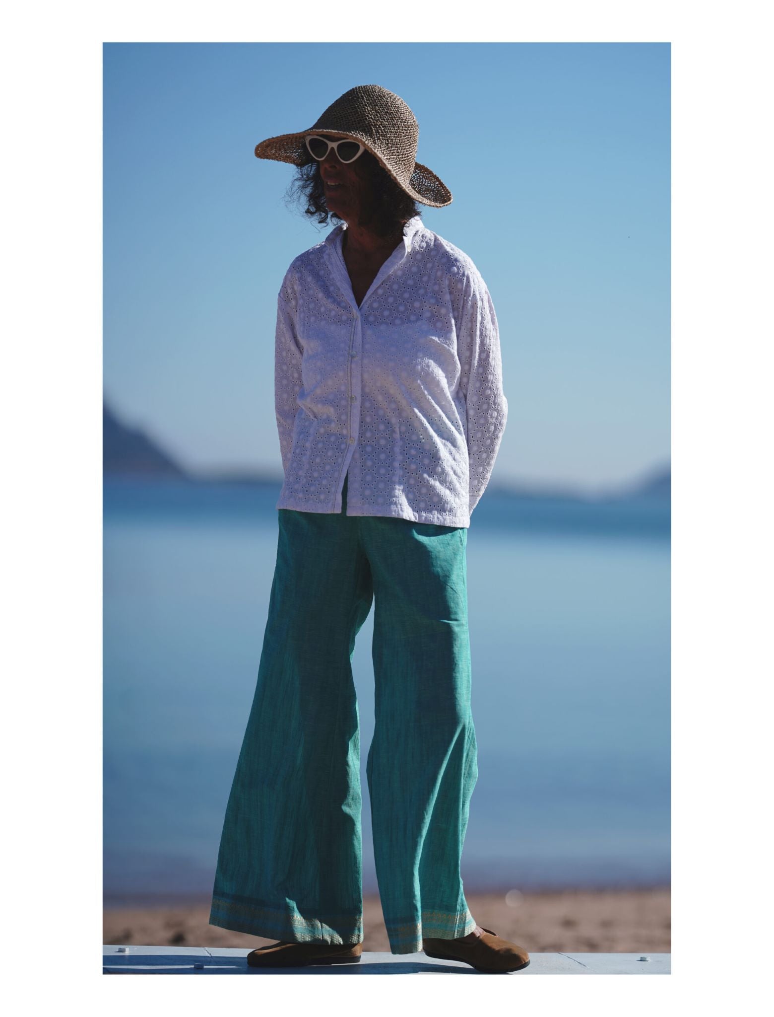 pantalone trombetta in cotone color acqua